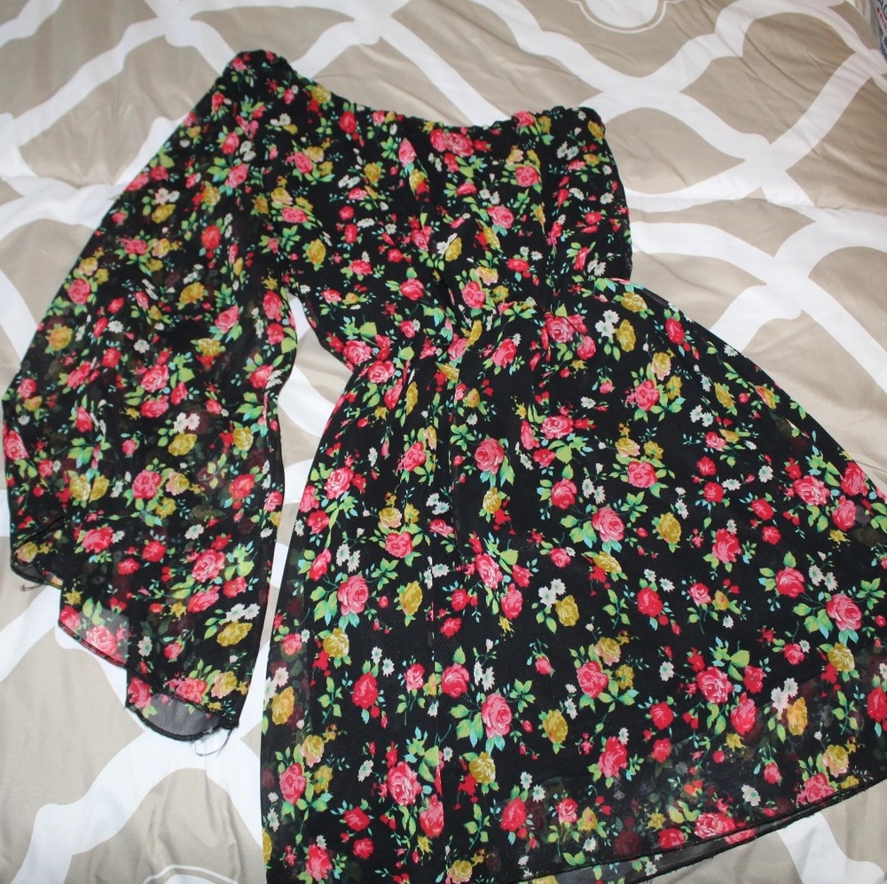 ⭐ Signature floral dress